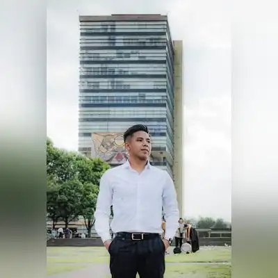 成艳